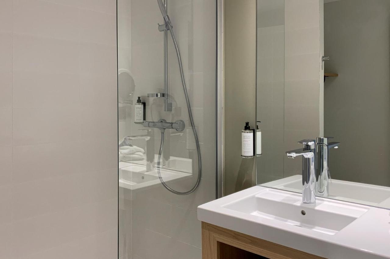 Hotel Akena Troyes - La Chapelle St-Luc Les Noes-pres-Troyes Экстерьер фото