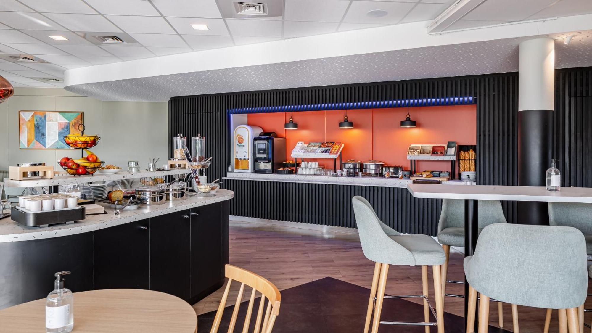 Hotel Akena Troyes - La Chapelle St-Luc Les Noes-pres-Troyes Экстерьер фото